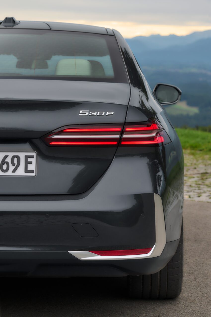 2024 BMW 530e 与 550e xDrive 大改款发布, 油电版PHEV, 电池容量更大, 纯电续航里程更长, 科技更精进 234256