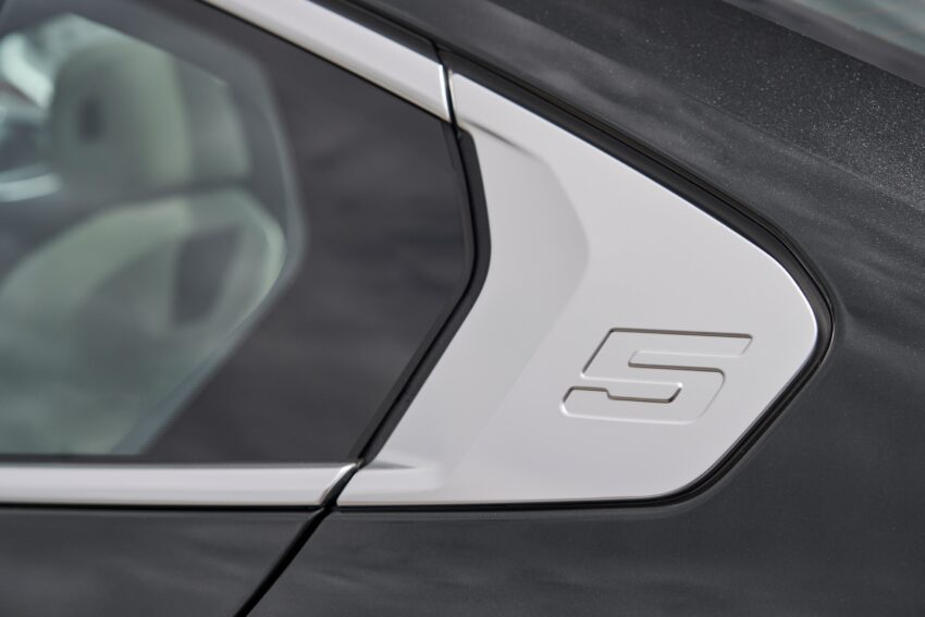 2024 BMW 530e 与 550e xDrive 大改款发布, 油电版PHEV, 电池容量更大, 纯电续航里程更长, 科技更精进 234258