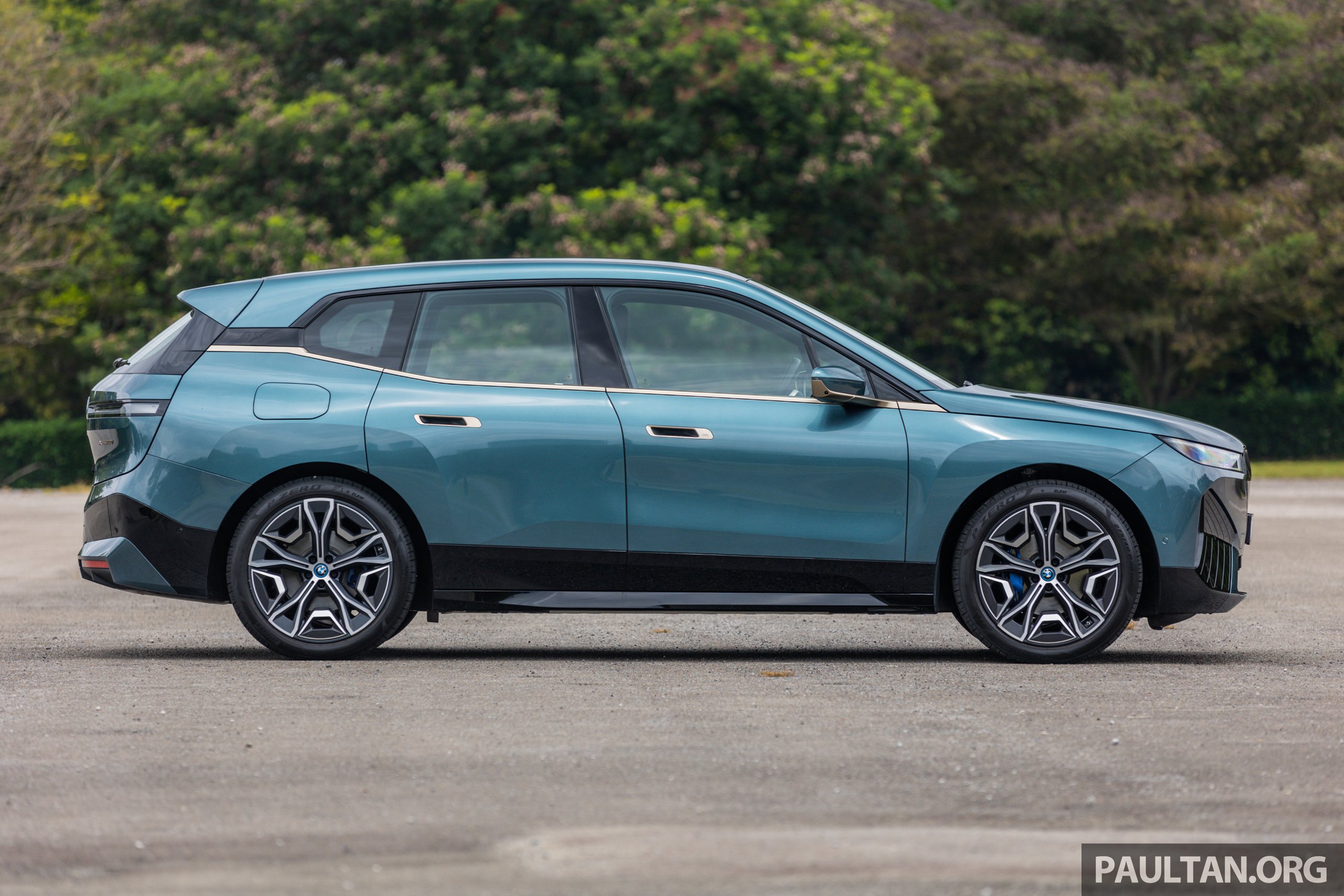 试驾：BMW iX xDrive50 Sport！简约但不简单的纯电旗舰