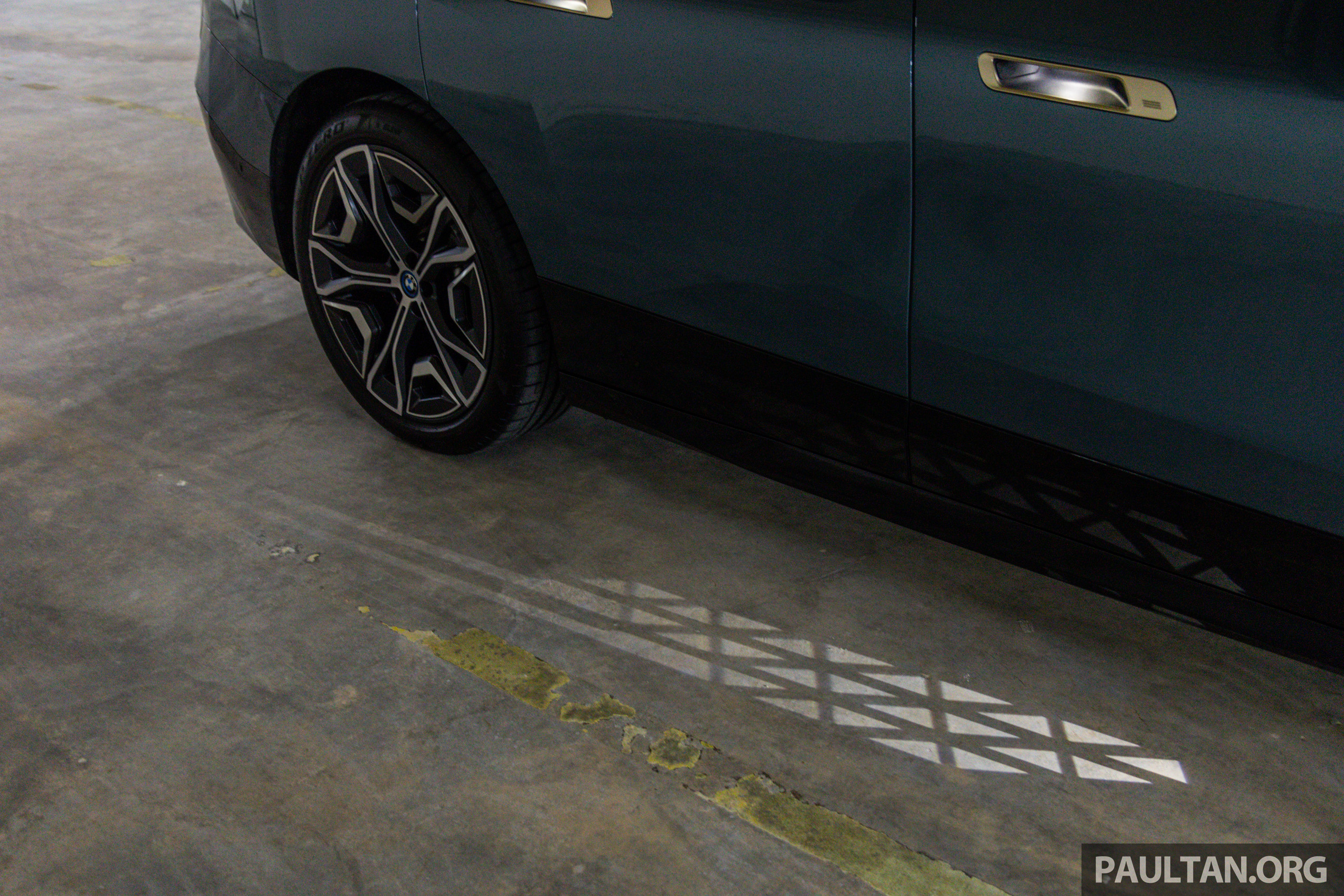 试驾：BMW iX xDrive50 Sport！简约但不简单的纯电旗舰