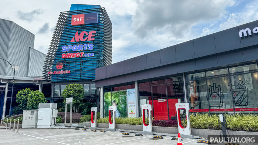 柔州首个 Tesla 超级充电站于 Iskandar Puteri 落成！四个充电桩，电能输出功率高达250 kW，每度电收费RM0.63 236812