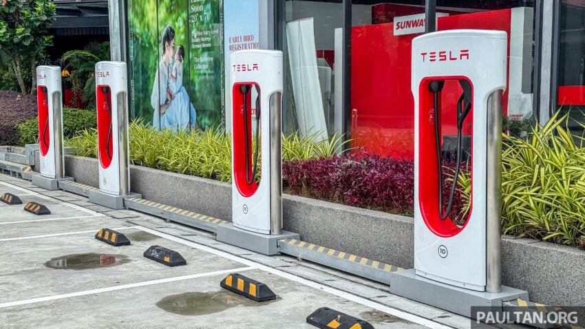柔州首个 Tesla 超级充电站于 Iskandar Puteri 落成！四个充电桩，电能输出功率高达250 kW，每度电收费RM0.63 236813