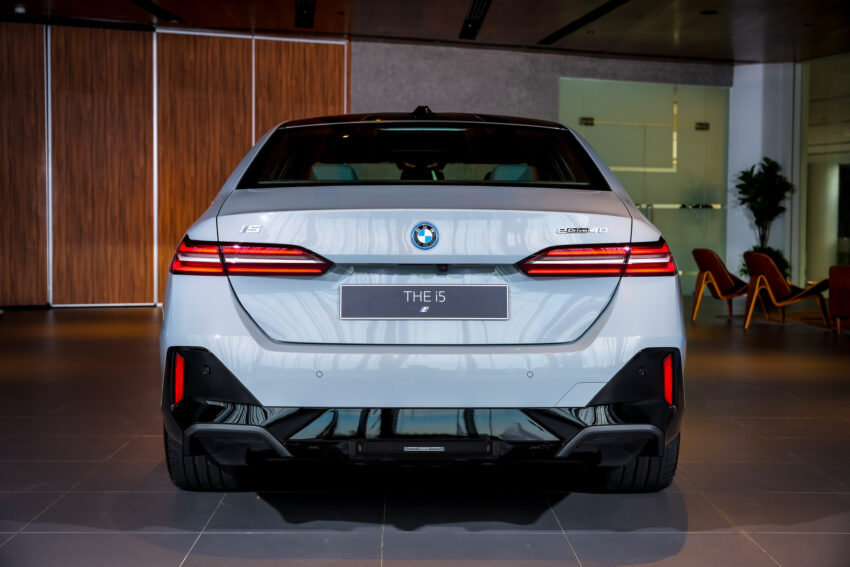2024 BMW i5 eDrive40 纯电四门房车本地上市, 售价42万 238480