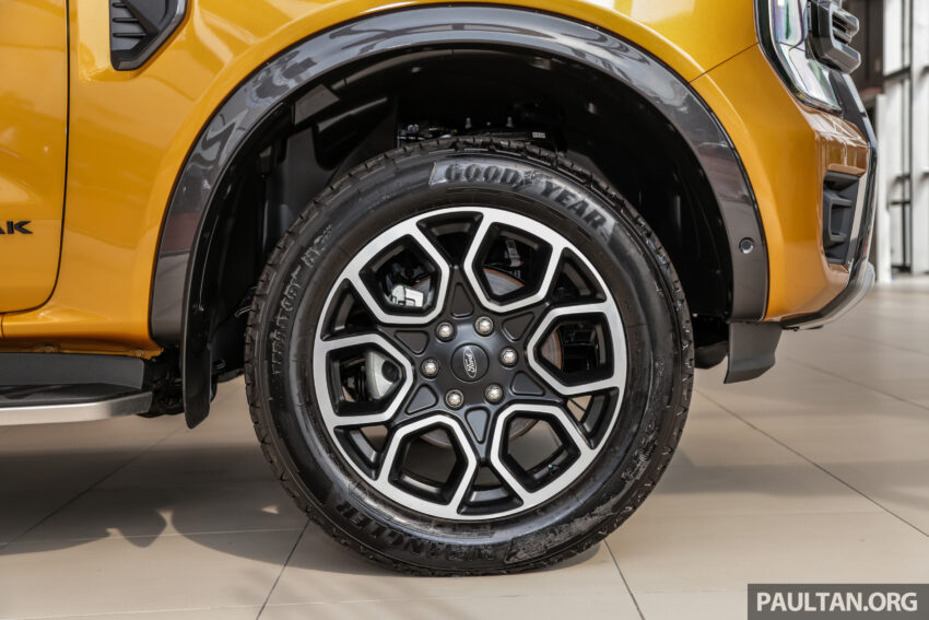 2023 Ford Everest Wildtrak 顶规版新车实拍, 要价33.9万 240375
