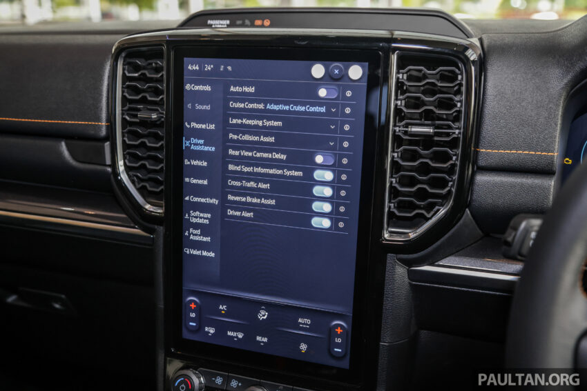 2023 Ford Everest Wildtrak 顶规版新车实拍, 要价33.9万 240410
