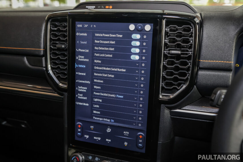 2023 Ford Everest Wildtrak 顶规版新车实拍, 要价33.9万 240411