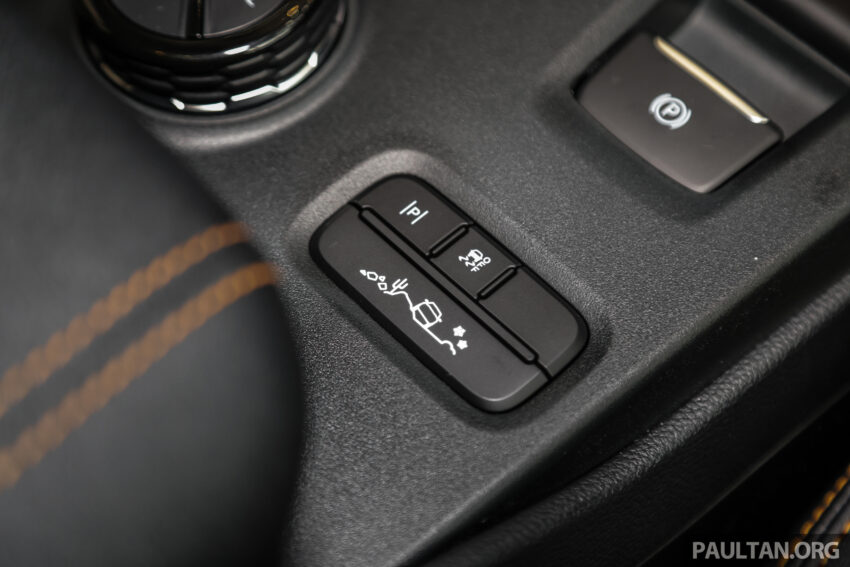2023 Ford Everest Wildtrak 顶规版新车实拍, 要价33.9万 240424