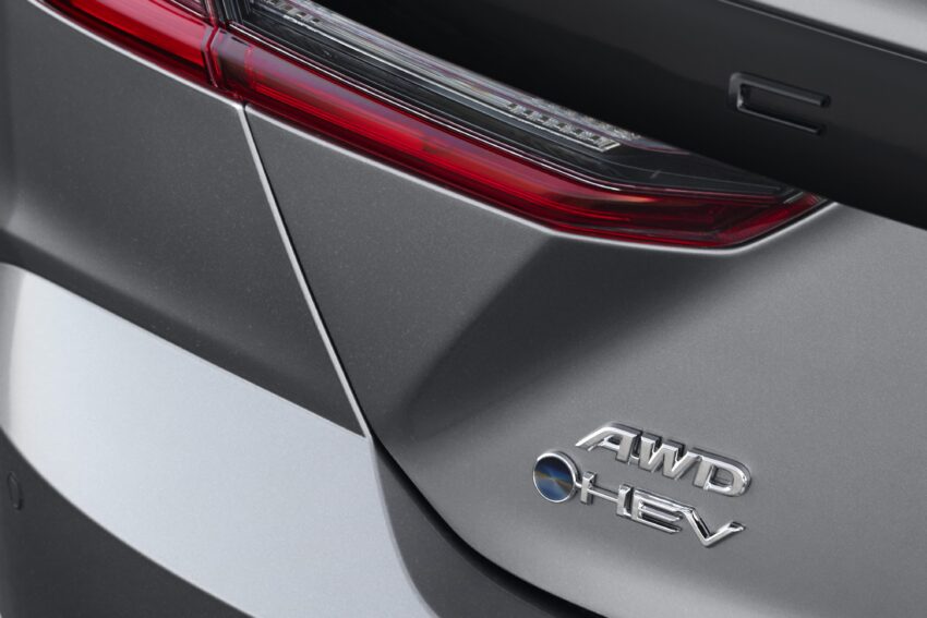 全新 Toyota Camry 大改款次波官方预告, 下周二全球首发 239525
