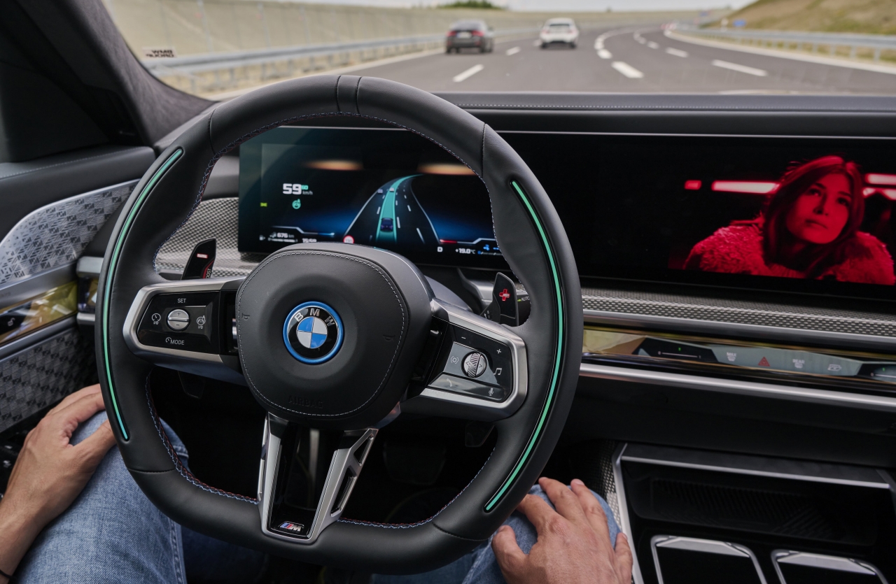 BMW 7 系列，包括 i7 电动车获 Personal Pilot L3 级别自动驾驶系统！支持最高60 km/h全自动驾驶，德国率先推出