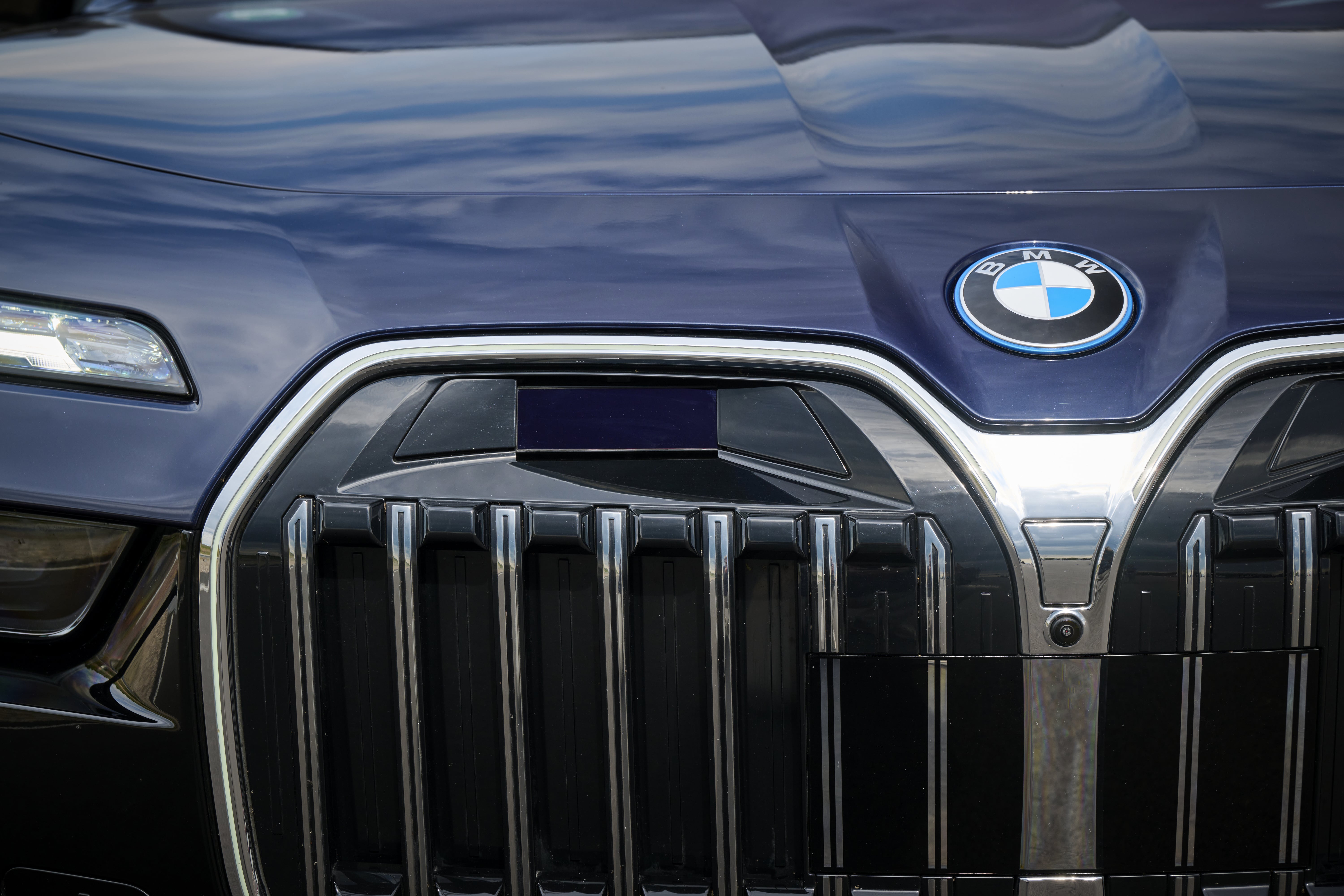 BMW 7 系列，包括 i7 电动车获 Personal Pilot L3 级别自动驾驶系统！支持最高60 km/h全自动驾驶，德国率先推出