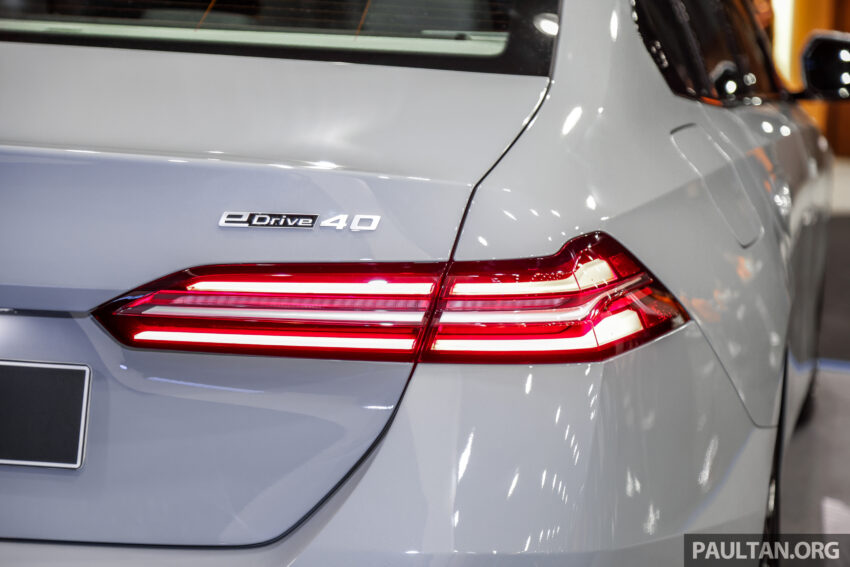 2024 BMW i5 eDrive40 纯电四门房车本地上市, 售价42万 238755
