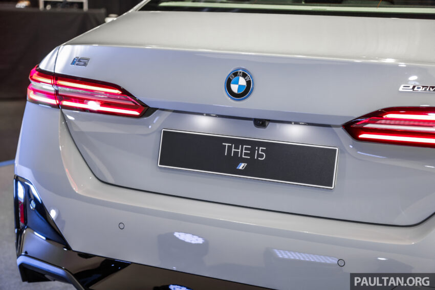 2024 BMW i5 eDrive40 纯电四门房车本地上市, 售价42万 238756