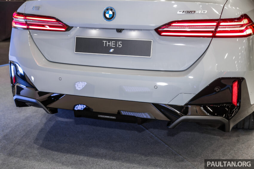 2024 BMW i5 eDrive40 纯电四门房车本地上市, 售价42万 238757