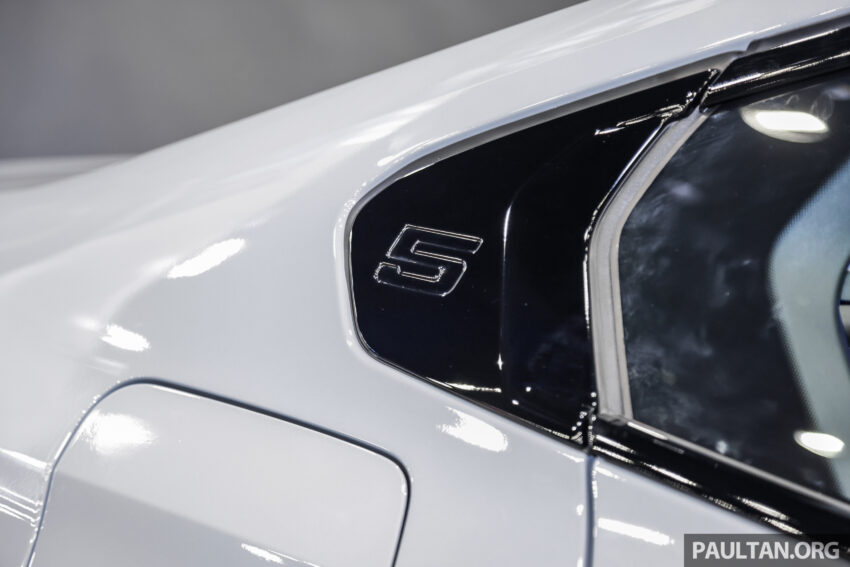 2024 BMW i5 eDrive40 纯电四门房车本地上市, 售价42万 238758