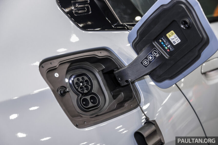 2024 BMW i5 eDrive40 纯电四门房车本地上市, 售价42万 238759