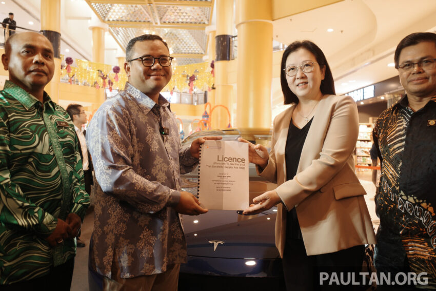 Sunway Pyramid Tesla 户外超级充电站启用, 拥有四个充电桩, 最高250kWh, RM1.25/kWh, 每分钟闲置收费RM4 238197