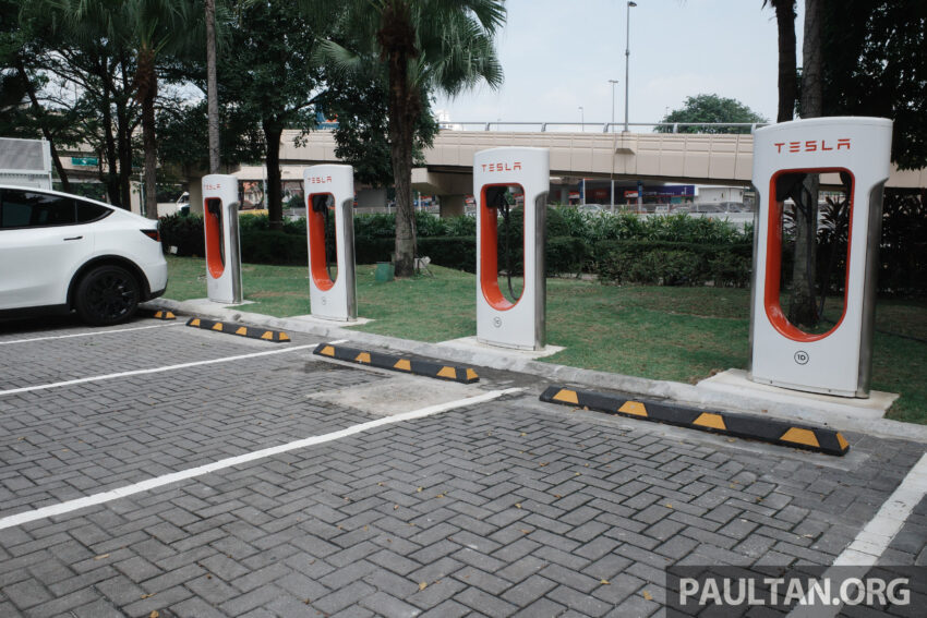 Sunway Pyramid Tesla 户外超级充电站启用, 拥有四个充电桩, 最高250kWh, RM1.25/kWh, 每分钟闲置收费RM4 238198