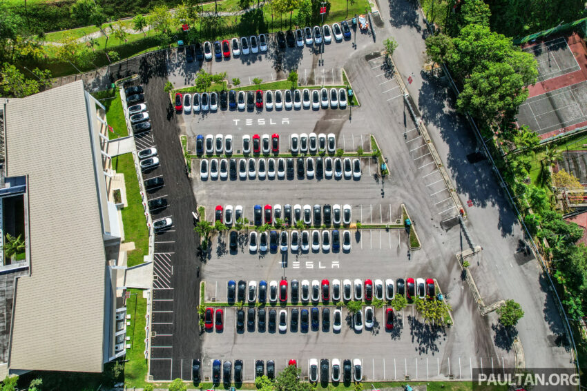 Tesla Model 3 首批新车交付顾客, 原厂推出 Premium Connectivity 车载联网服务配套, 月费RM35.99, 30天试用 241189
