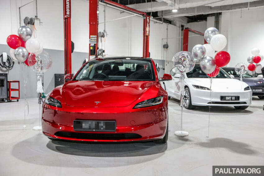 Tesla Model 3 首批新车交付顾客, 原厂推出 Premium Connectivity 车载联网服务配套, 月费RM35.99, 30天试用 241183