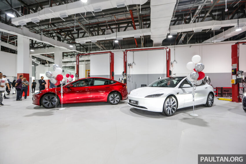 Tesla Model 3 首批新车交付顾客, 原厂推出 Premium Connectivity 车载联网服务配套, 月费RM35.99, 30天试用 241184