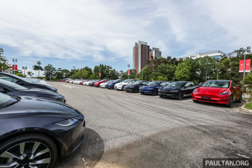 Tesla Model 3 首批新车交付顾客, 原厂推出 Premium Connectivity 车载联网服务配套, 月费RM35.99, 30天试用 241186