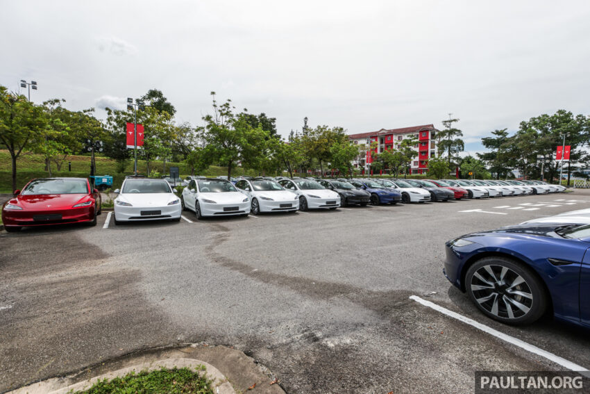 Tesla Model 3 首批新车交付顾客, 原厂推出 Premium Connectivity 车载联网服务配套, 月费RM35.99, 30天试用 241187