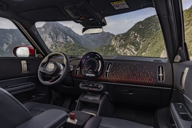 2024 MINI Countryman John Cooper Works 性能版大改款发布, 引擎经强化, 317匹马力, 5.4秒破百, 极速250km/h