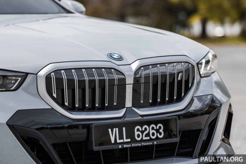 新车实拍: 2024 BMW i5 eDrive40, 单一等级售价42万, 6秒整破百, 极速193km/h, 续航里程582公里, 34分钟充电80% 242468