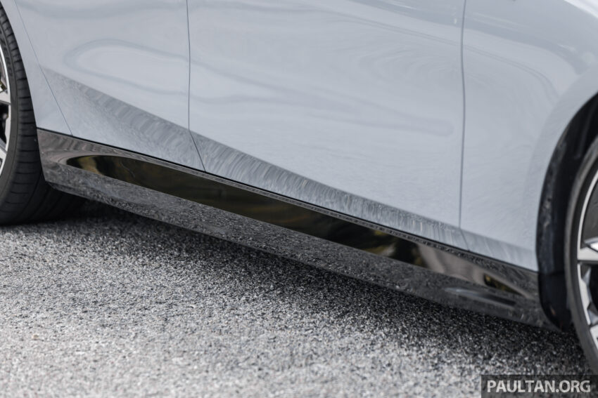 新车实拍: 2024 BMW i5 eDrive40, 单一等级售价42万, 6秒整破百, 极速193km/h, 续航里程582公里, 34分钟充电80% 242474