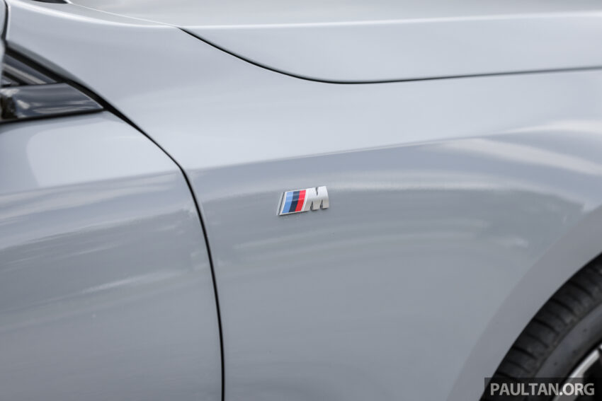 新车实拍: 2024 BMW i5 eDrive40, 单一等级售价42万, 6秒整破百, 极速193km/h, 续航里程582公里, 34分钟充电80% 242475