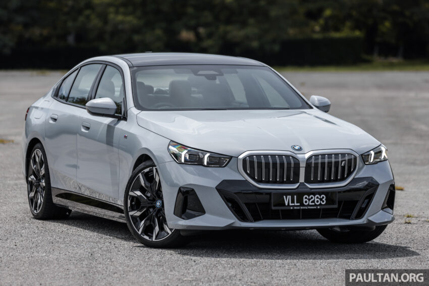 新车实拍: 2024 BMW i5 eDrive40, 单一等级售价42万, 6秒整破百, 极速193km/h, 续航里程582公里, 34分钟充电80% 242451