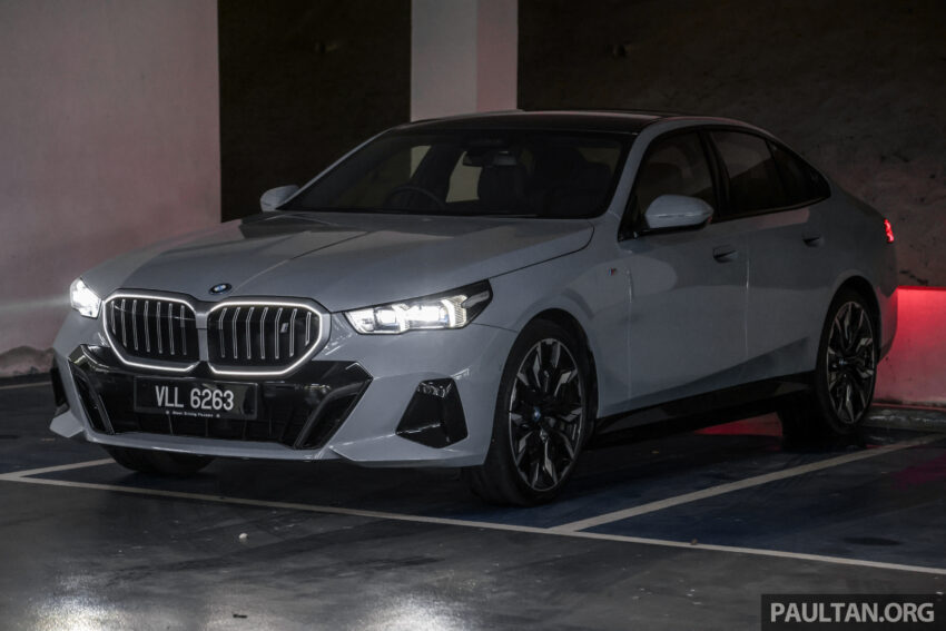 新车实拍: 2024 BMW i5 eDrive40, 单一等级售价42万, 6秒整破百, 极速193km/h, 续航里程582公里, 34分钟充电80% 242496