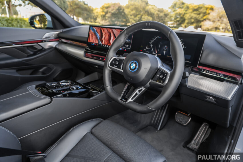 新车实拍: 2024 BMW i5 eDrive40, 单一等级售价42万, 6秒整破百, 极速193km/h, 续航里程582公里, 34分钟充电80% 242502