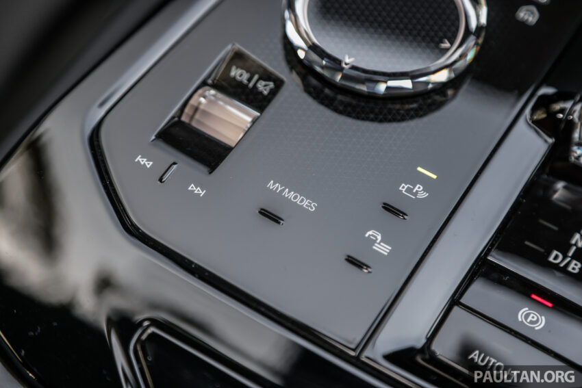 新车实拍: 2024 BMW i5 eDrive40, 单一等级售价42万, 6秒整破百, 极速193km/h, 续航里程582公里, 34分钟充电80% 242601