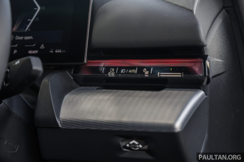 新车实拍: 2024 BMW i5 eDrive40, 单一等级售价42万, 6秒整破百, 极速193km/h, 续航里程582公里, 34分钟充电80% 242620