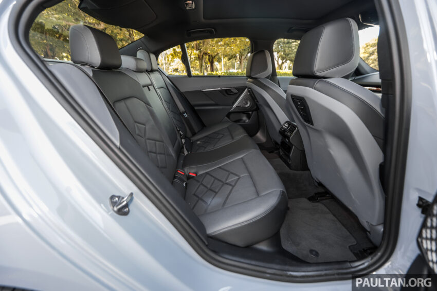 新车实拍: 2024 BMW i5 eDrive40, 单一等级售价42万, 6秒整破百, 极速193km/h, 续航里程582公里, 34分钟充电80% 242628
