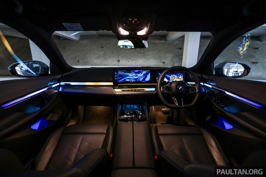 新车实拍: 2024 BMW i5 eDrive40, 单一等级售价42万, 6秒整破百, 极速193km/h, 续航里程582公里, 34分钟充电80% 242646