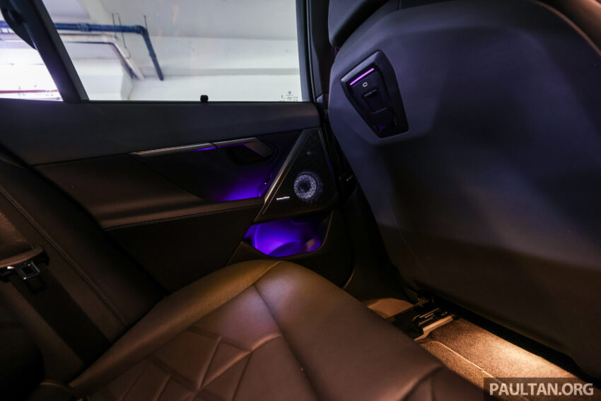 新车实拍: 2024 BMW i5 eDrive40, 单一等级售价42万, 6秒整破百, 极速193km/h, 续航里程582公里, 34分钟充电80% 242649