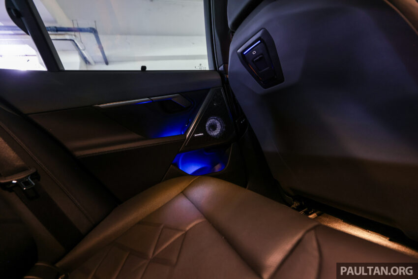新车实拍: 2024 BMW i5 eDrive40, 单一等级售价42万, 6秒整破百, 极速193km/h, 续航里程582公里, 34分钟充电80% 242653