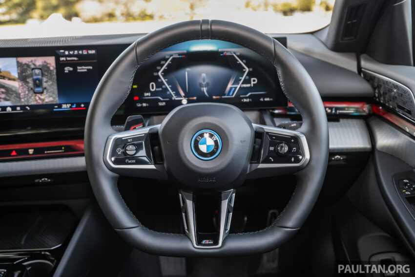 新车实拍: 2024 BMW i5 eDrive40, 单一等级售价42万, 6秒整破百, 极速193km/h, 续航里程582公里, 34分钟充电80% 242504