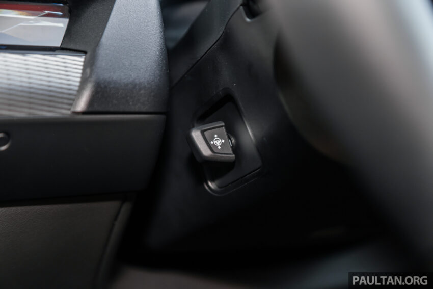 新车实拍: 2024 BMW i5 eDrive40, 单一等级售价42万, 6秒整破百, 极速193km/h, 续航里程582公里, 34分钟充电80% 242509