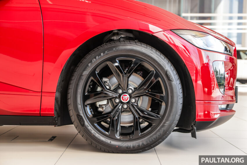 图集：2023 Jaguar I-Pace，搭载”Stealth”隐身外观套件 243110