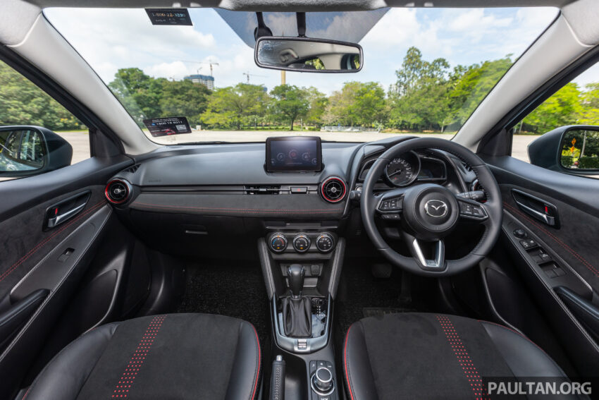 新车实拍: 2024 Mazda 2 1.5 High Sedan 与 Hatchback 小改款, 仅单一等级, 外观小改+配备小幅升级, 售价10.9万 243629