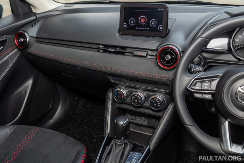 新车实拍: 2024 Mazda 2 1.5 High Sedan 与 Hatchback 小改款, 仅单一等级, 外观小改+配备小幅升级, 售价10.9万 243645
