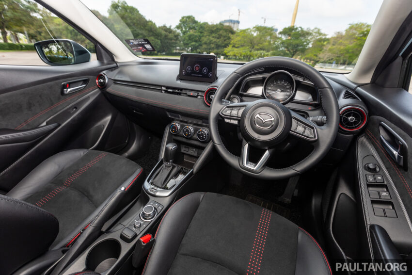 新车实拍: 2024 Mazda 2 1.5 High Sedan 与 Hatchback 小改款, 仅单一等级, 外观小改+配备小幅升级, 售价10.9万 243676