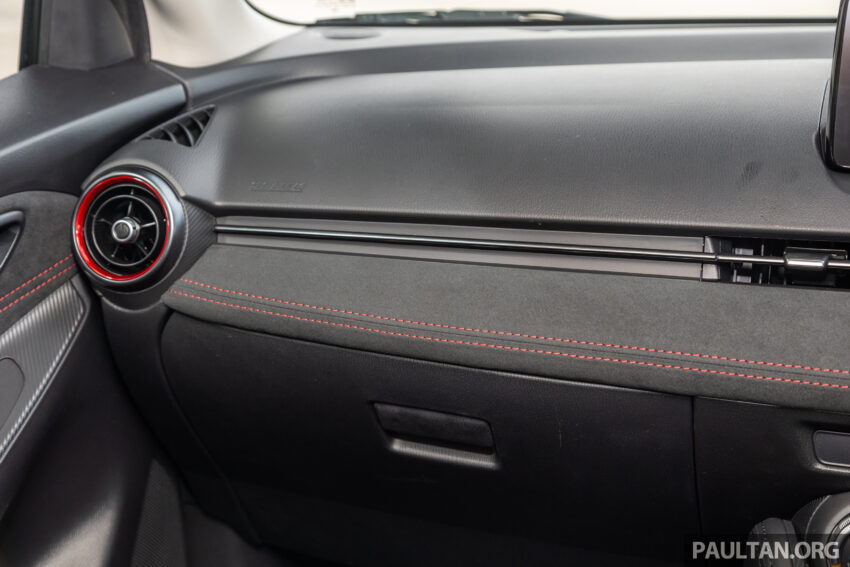 新车实拍: 2024 Mazda 2 1.5 High Sedan 与 Hatchback 小改款, 仅单一等级, 外观小改+配备小幅升级, 售价10.9万 243552