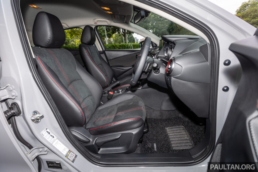 新车实拍: 2024 Mazda 2 1.5 High Sedan 与 Hatchback 小改款, 仅单一等级, 外观小改+配备小幅升级, 售价10.9万 243561