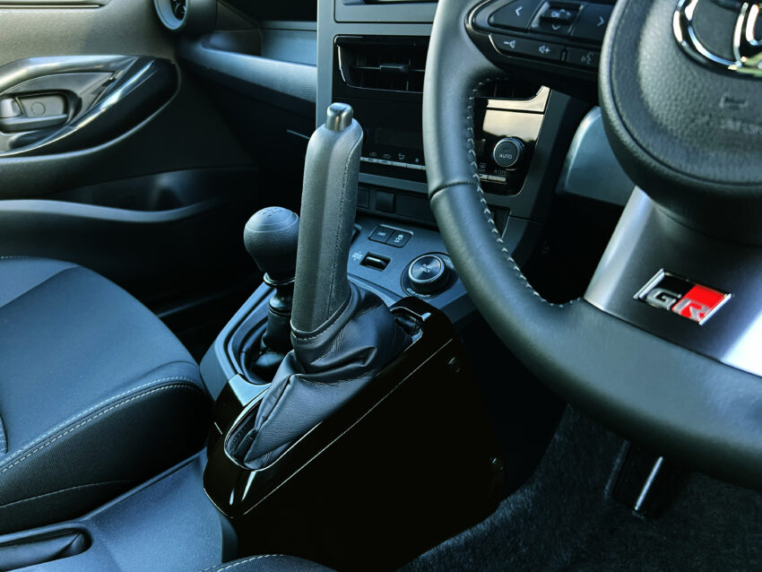Toyota GR Yaris 小改款亮相东京改装车展, 新增自排变速箱选项, 动力更强劲、车体结构强化, 中控台更符合人体工学 244315