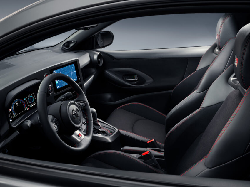 Toyota GR Yaris 小改款亮相东京改装车展, 新增自排变速箱选项, 动力更强劲、车体结构强化, 中控台更符合人体工学 244329