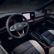 2025 Volkswagen Golf GTI 小改款伪装车亮相！搭全新大尺寸中控屏、重新采用实体按钮、语音助手集成 ChatGPT